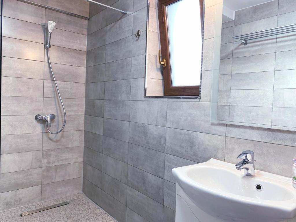 Casa Topazz Târgu Jiu Extérieur photo